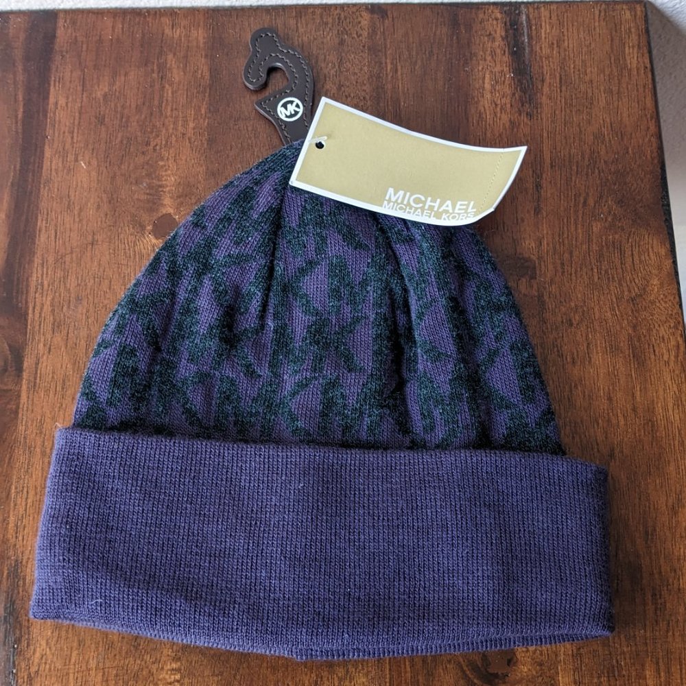 NWT Women's Purple Michael Kors Signature Print Beanie